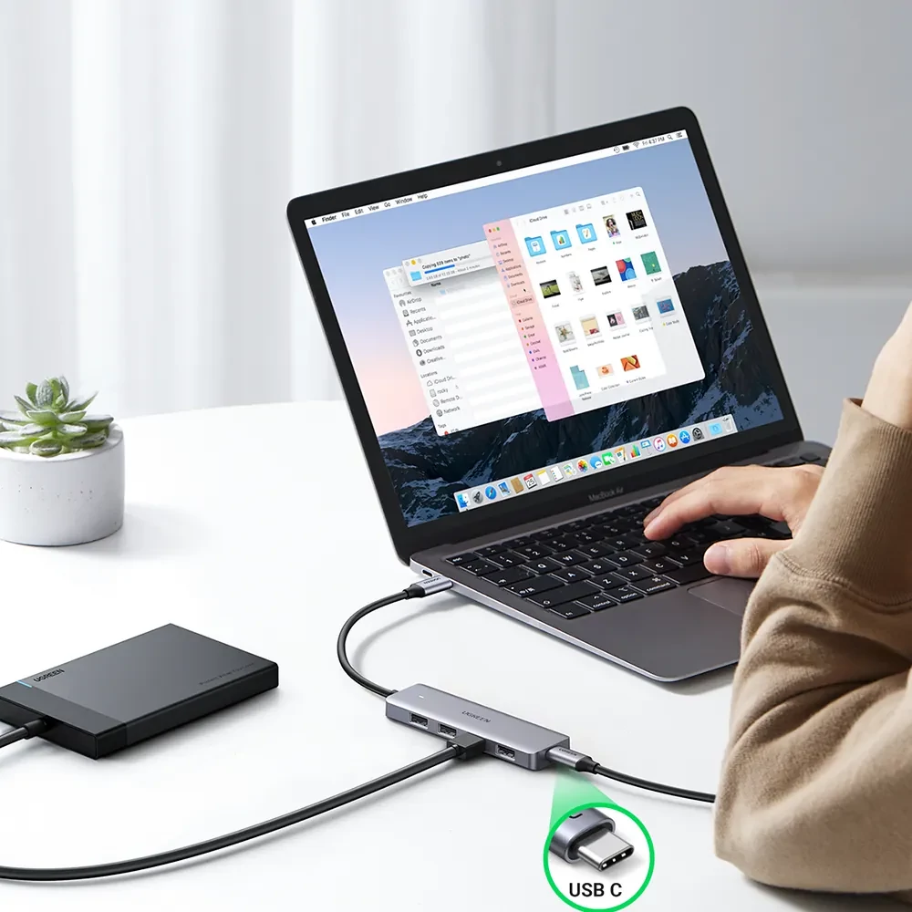 UGREEN CM219 USB-C hub - USB-C csatlakozás MacBookhoz