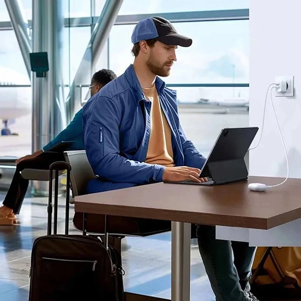 UGREEN X227 20W-os Gyors Fali Töltő – Kompakt kialakítás