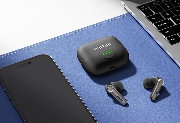 EarFun Air Pro 4+ zajszűrős fülhallgató, AI fordítással, 54 órás üzemidővel, LDAC, Auracast, Bluetooth 6.0 - Fekete